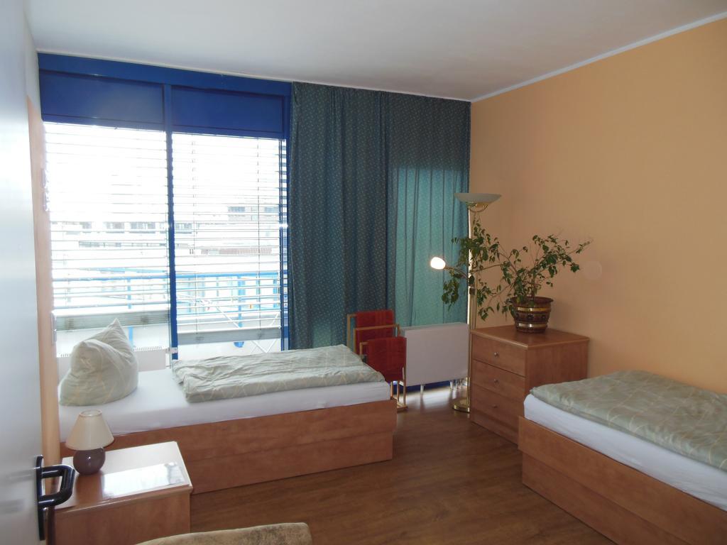 Lut10Her Sky-Fly Hotel Leipzig Room photo